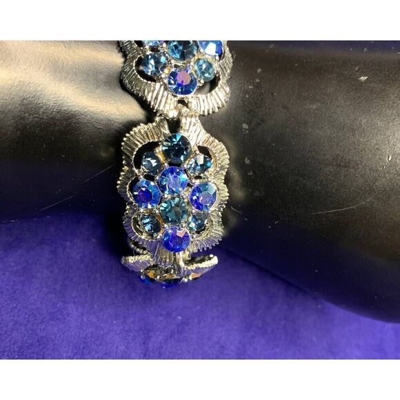 Navy and Light Blue Crystal Bracelet in Silver wash, Vintage - Picture 2 of 6
